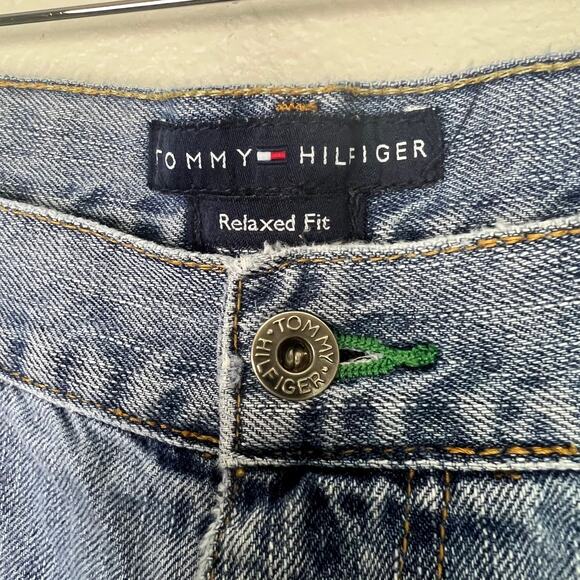 Tommy Hilfiger Jeans Mens Size 40x30 Relaxed Fit Light Wash Blue Denim - Picture 3 of 11